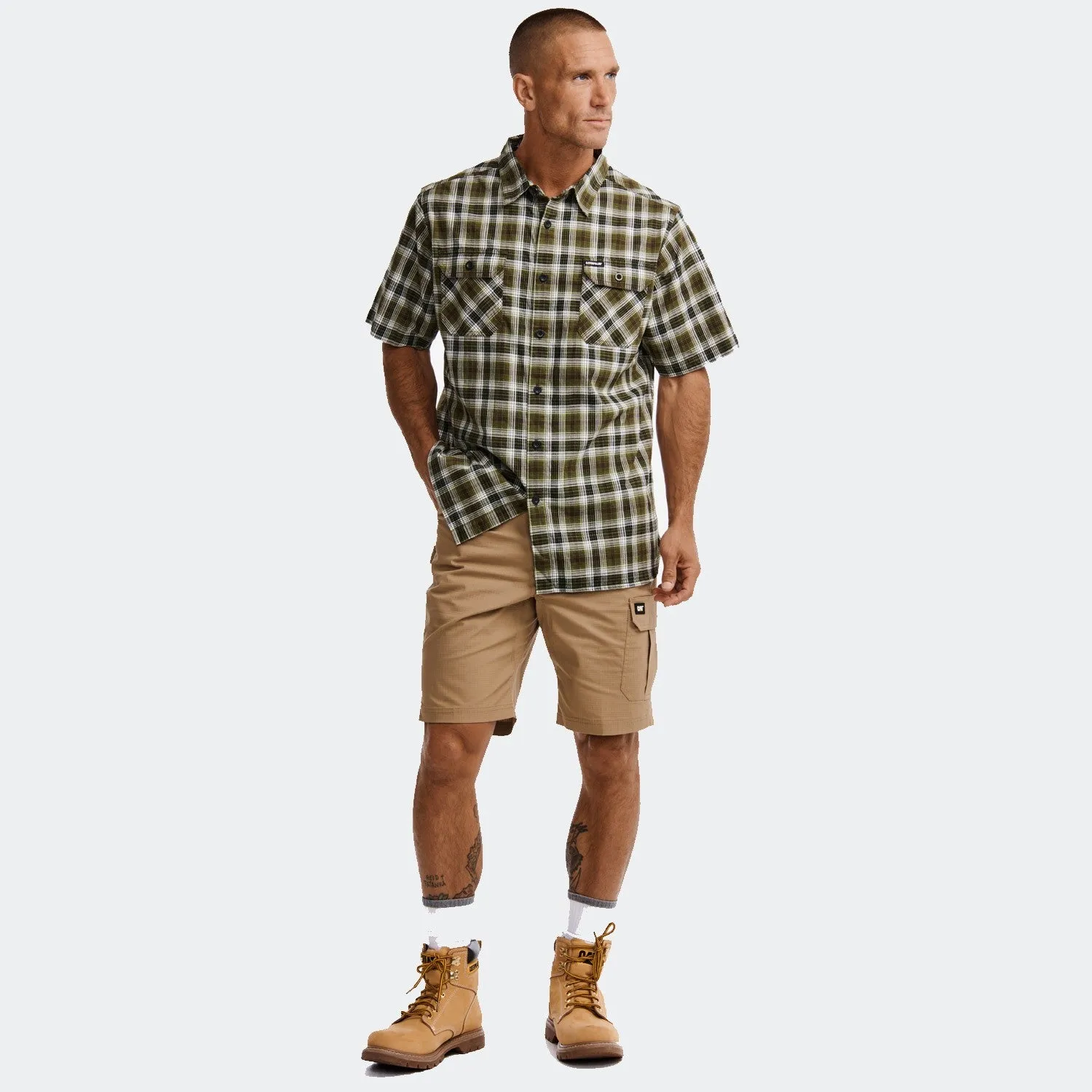 CAT Men's Plaid Button-Downp Short Sleeve Work Shirt