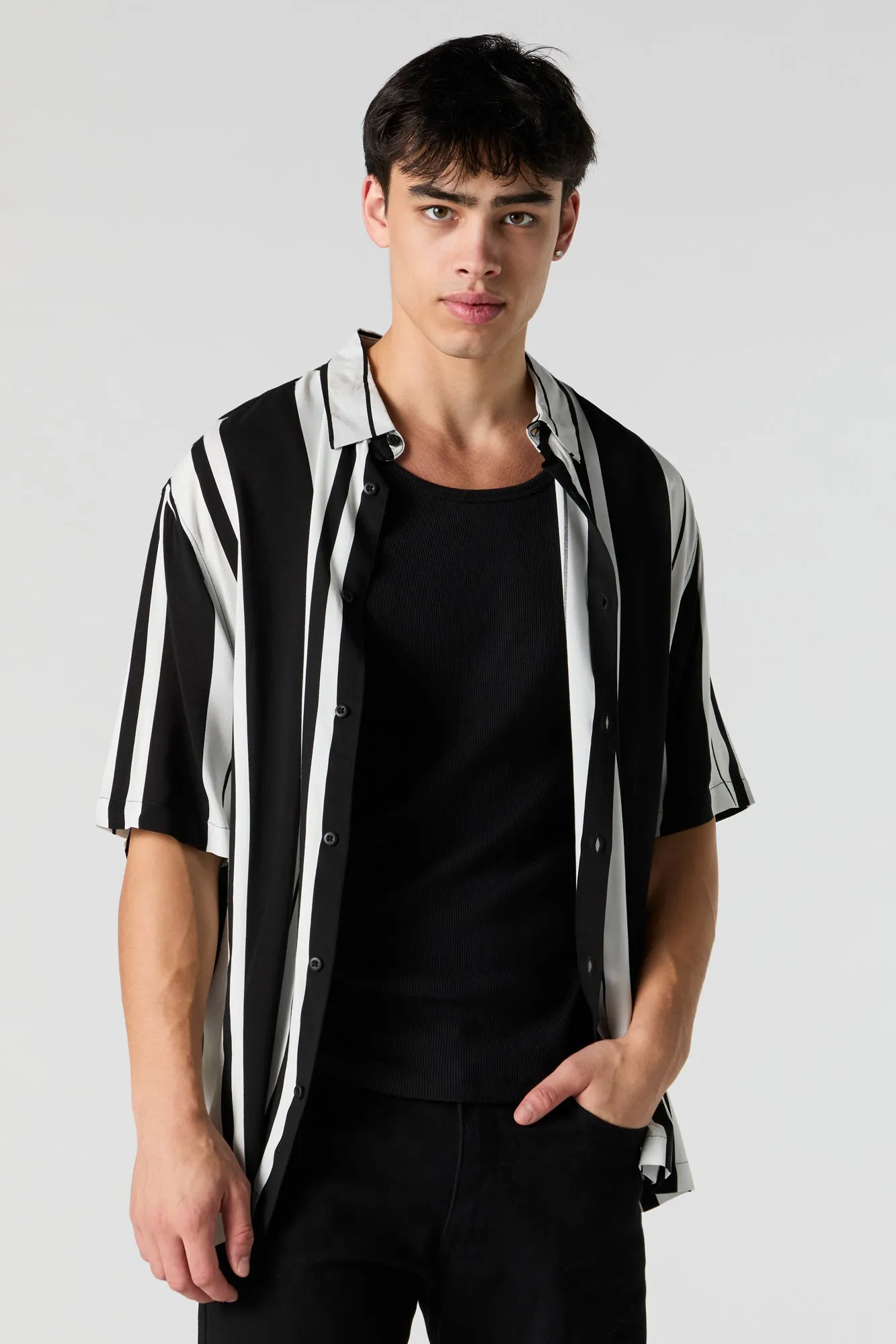 Haut boutonné à imprimé noir et blanc