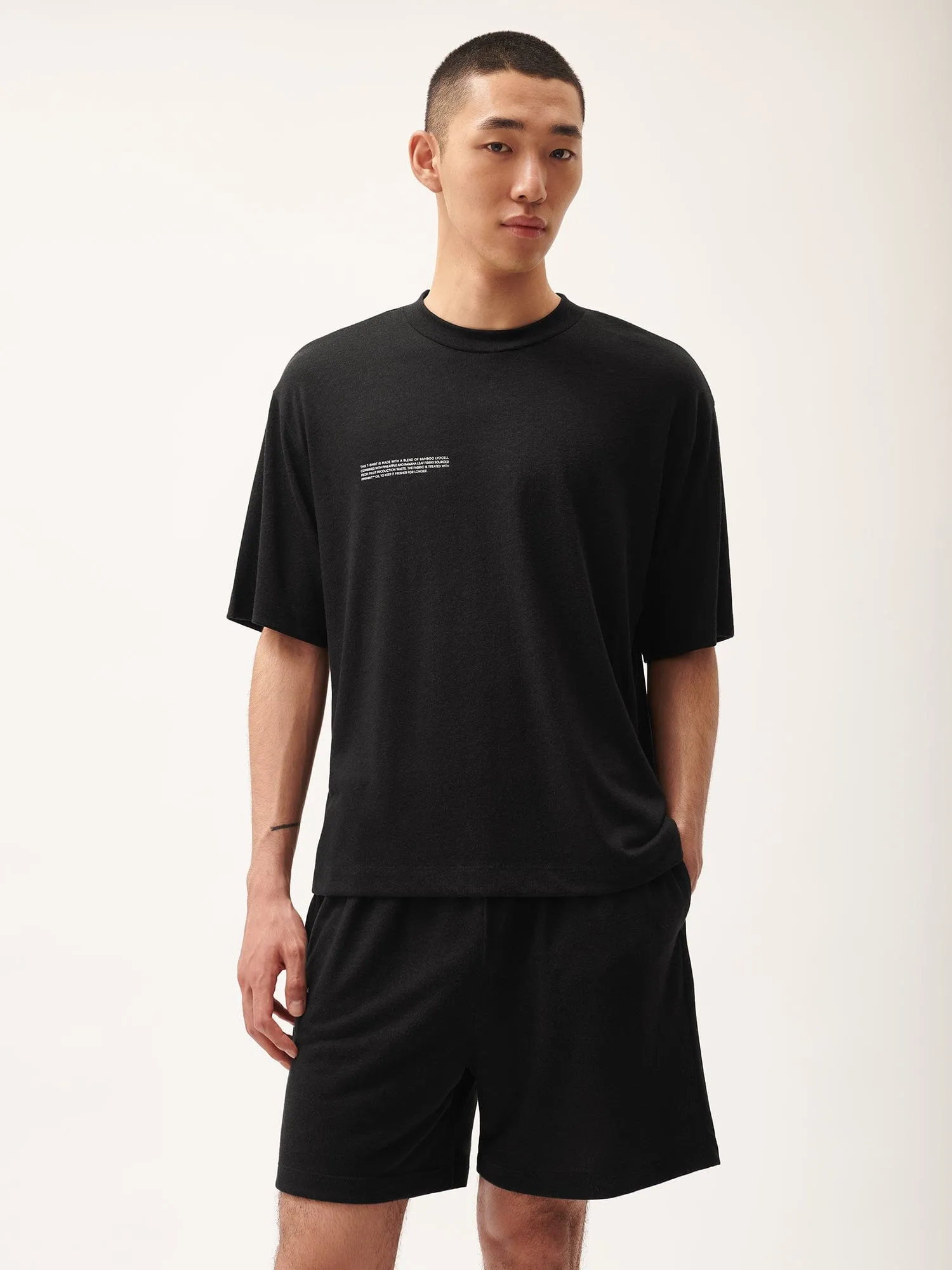 Mens DNA Frutfiber T-Shirt—black